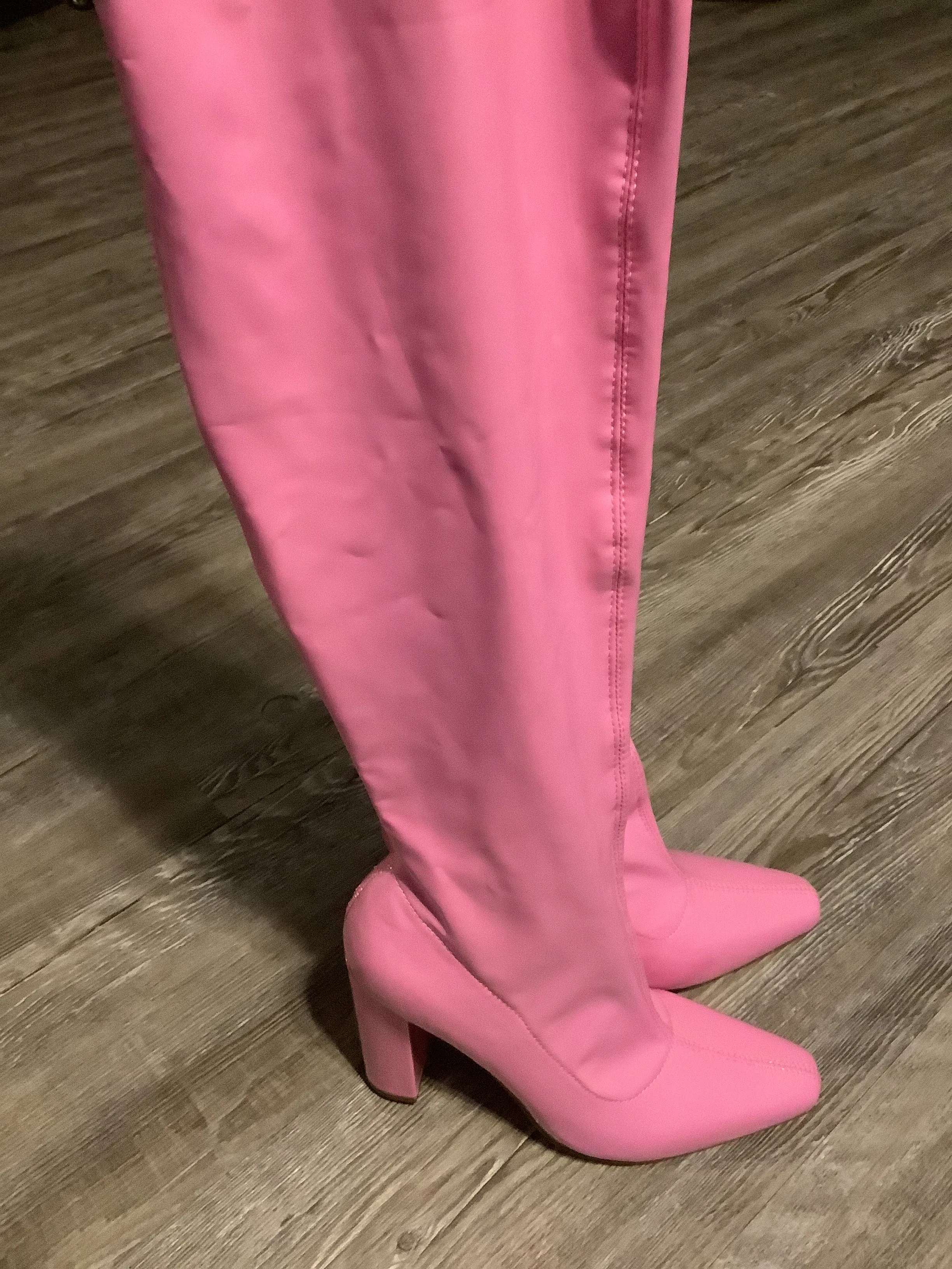 Boots Knee Heels By Clothes Mentor In Pink, Size: 9