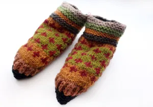 Green and Maroon Multicolor Woolen Indoor Lined Hand Knitted Socks